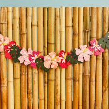 Hawaiian Luau Tropical Flower Aloha! Card Garland 2m